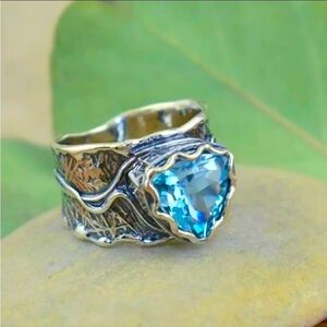 💎 Vibrant Blue Waterish Gemstone Band Ring